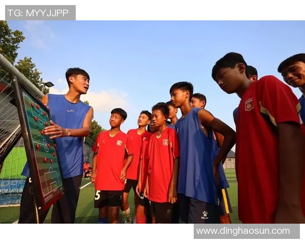 足球明星在绿茵场上挥洒汗水展现激情与技巧的精彩瞬间